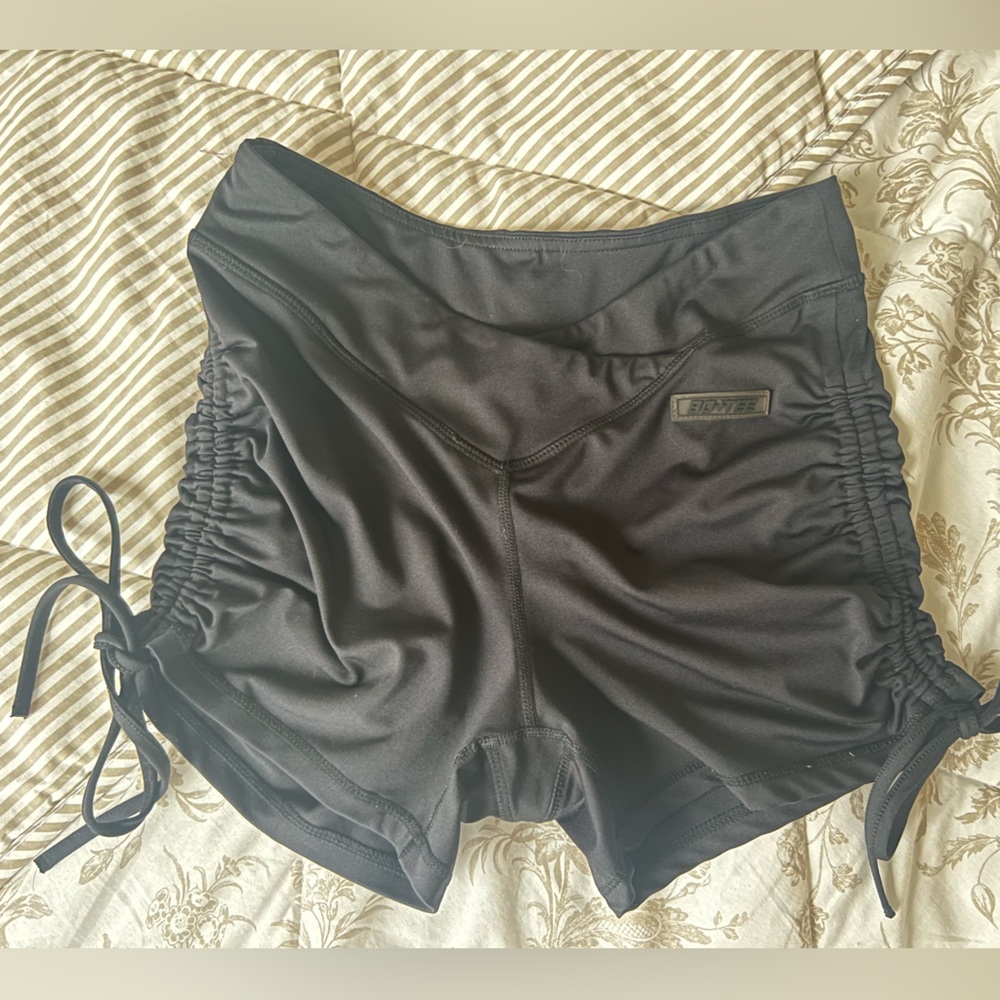 Bo + Tee scrunch shorts